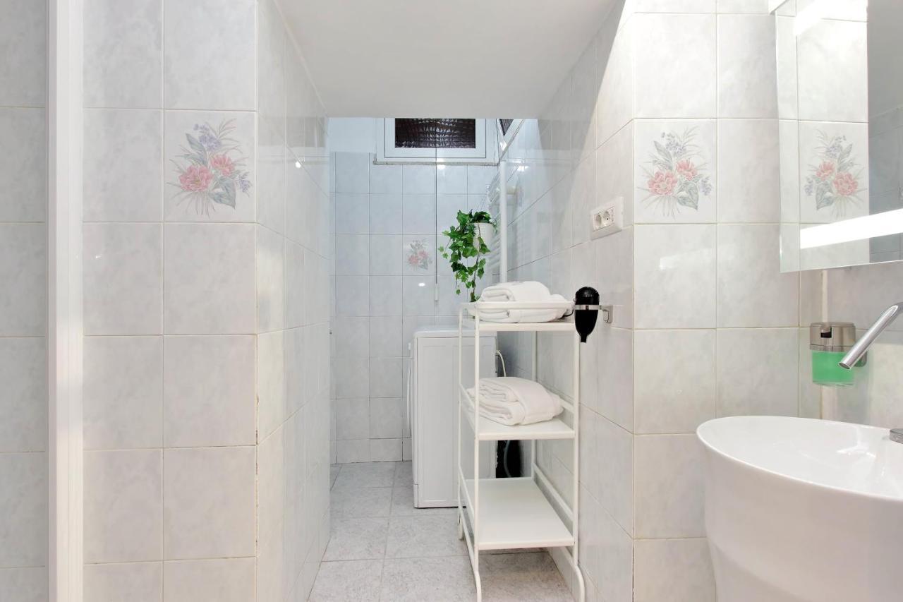 Ych-Confortevole Suite Al Colosseo Rome Exterior photo