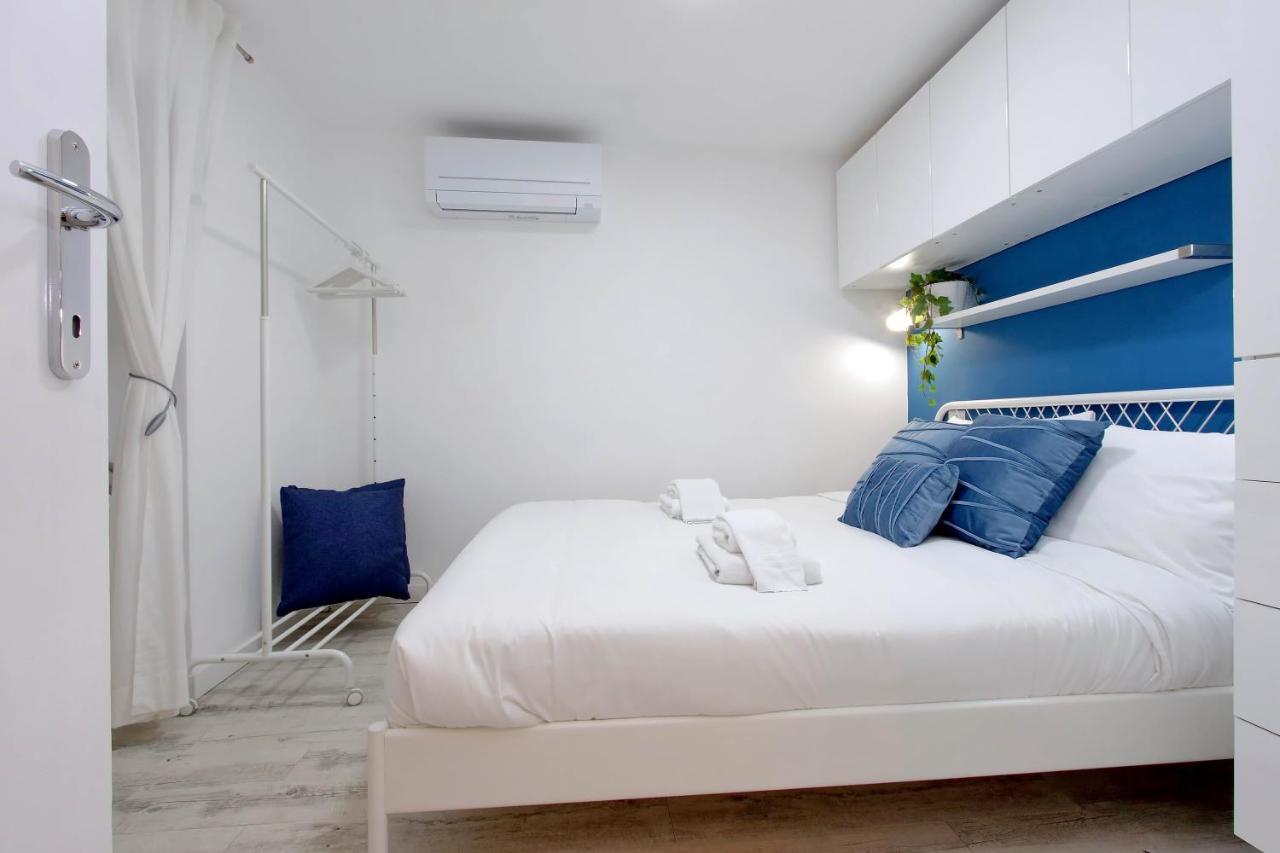 Ych-Confortevole Suite Al Colosseo Rome Exterior photo